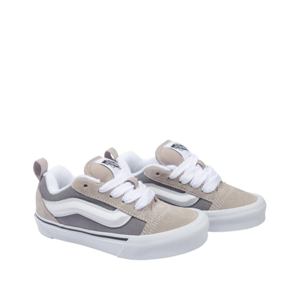 Tennis Knu Skool para niño color gris